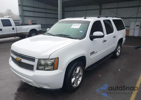 2013 Chevrolet Suburban 1500 Ls z USA, uszkodzony, nr VIN 1GNSCHE01DR367909